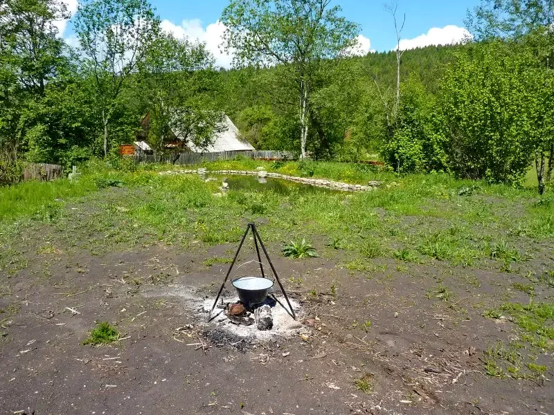 Izvoare Cazare | Cabană (K0723-22) Imaginea poate fi supusă drepturilor de autor. Se recomandă contactarea titularului drepturilor.