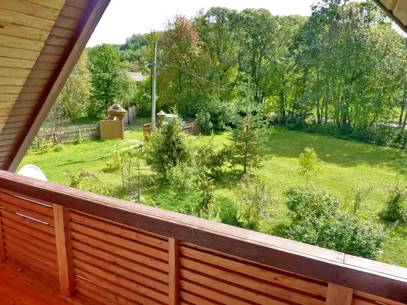 Izvoare Cazare | Sat de vacanță (K0727-8) Imaginea poate fi supusă drepturilor de autor. Se recomandă contactarea titularului drepturilor.