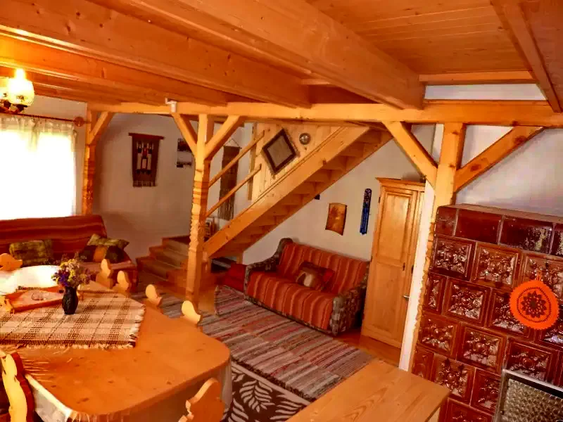 Izvoare Cazare | Sat de vacanță (K0727-11) Imaginea poate fi supusă drepturilor de autor. Se recomandă contactarea titularului drepturilor.