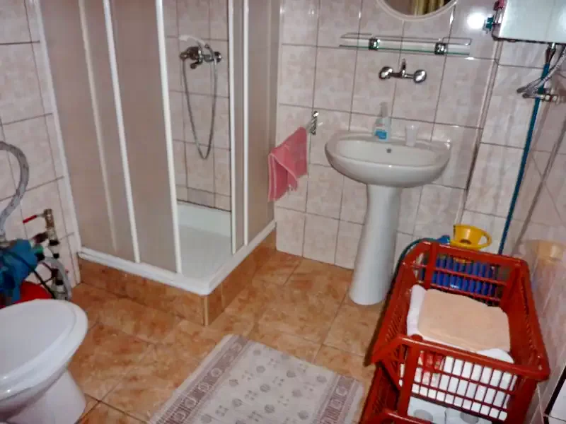 Izvoare Cazare | Sat de vacanță (K0727-16) Imaginea poate fi supusă drepturilor de autor. Se recomandă contactarea titularului drepturilor.