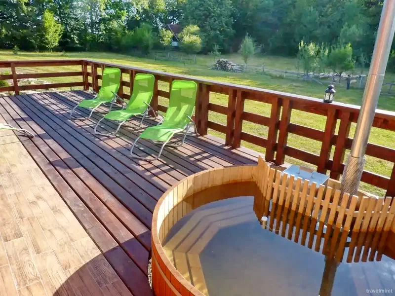 Izvoare Cazare | Sat de vacanță (K0729-2) Imaginea poate fi supusă drepturilor de autor. Se recomandă contactarea titularului drepturilor.