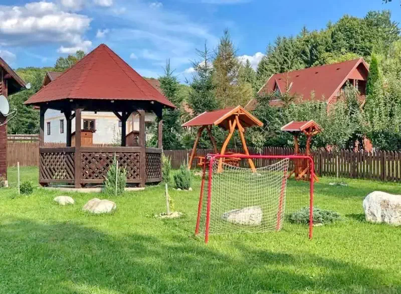 Izvoare Cazare | Sat de vacanță (K0889-15) Imaginea poate fi supusă drepturilor de autor. Se recomandă contactarea titularului drepturilor.