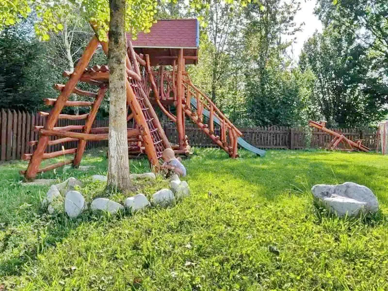 Izvoare Cazare | Sat de vacanță (K0889-17) Imaginea poate fi supusă drepturilor de autor. Se recomandă contactarea titularului drepturilor.