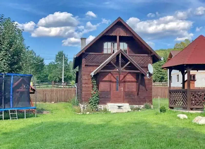 Izvoare Cazare | Sat de vacanță (K0889-37) Imaginea poate fi supusă drepturilor de autor. Se recomandă contactarea titularului drepturilor.