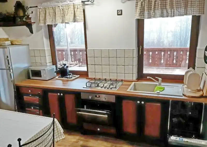 Izvoare Cazare | Sat de vacanță (K1149-15) Imaginea poate fi supusă drepturilor de autor. Se recomandă contactarea titularului drepturilor.