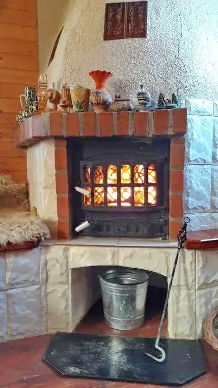 Izvoare Cazare | Sat de vacanță (K1199-7) Imaginea poate fi supusă drepturilor de autor. Se recomandă contactarea titularului drepturilor.