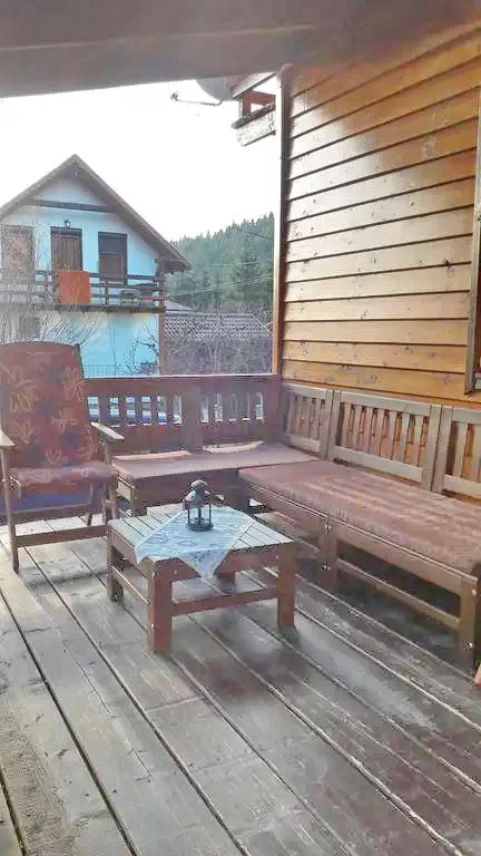 Cazare Izvoare - Cabana Hunor-Magor | Ivó - Hunor-Magor Kulcsosház, Kőfalvi Attila. Imaginea poate fi supusă drepturilor de autor. Se recomandă contactarea titularului drepturilor.