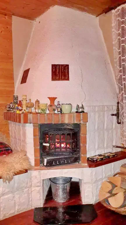 Cazare Izvoare - Cabana Hunor-Magor | Ivó - Hunor-Magor Kulcsosház, Kőfalvi Attila. Imaginea poate fi supusă drepturilor de autor. Se recomandă contactarea titularului drepturilor.