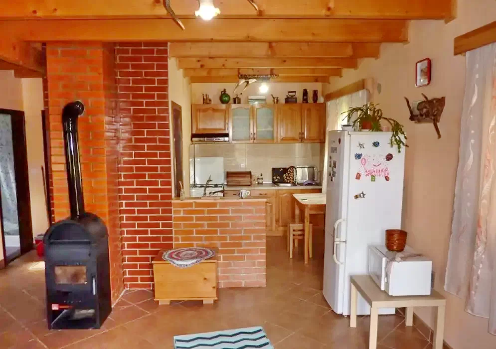 Izvoare Cazare | Cabană (K1393-10) Imaginea poate fi supusă drepturilor de autor. Se recomandă contactarea titularului drepturilor. Izvoare Cazare | Cabană (K1393-10) Imaginea poate fi supusă drepturilor de autor. Se recomandă contactarea titularului drepturilor.