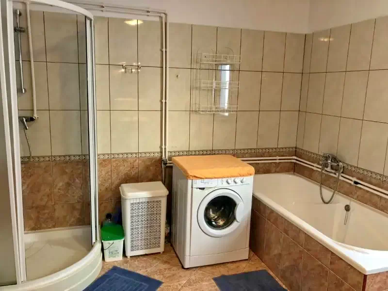 Izvoare Cazare | Sat de vacanță (K1395-12) Imaginea poate fi supusă drepturilor de autor. Se recomandă contactarea titularului drepturilor.