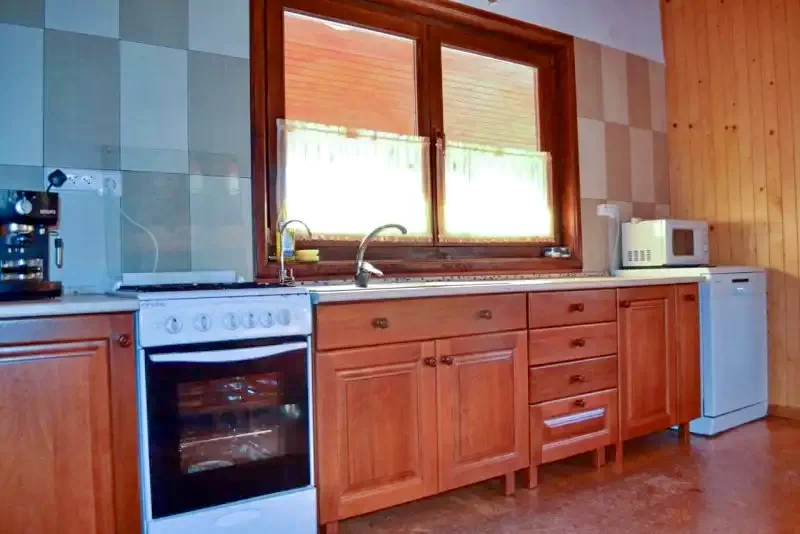 Izvoare Cazare | Cabană (K1395-22) Imaginea poate fi supusă drepturilor de autor. Se recomandă contactarea titularului drepturilor. Izvoare Cazare | Cabană (K1395-22) Imaginea poate fi supusă drepturilor de autor. Se recomandă contactarea titularului drepturilor.