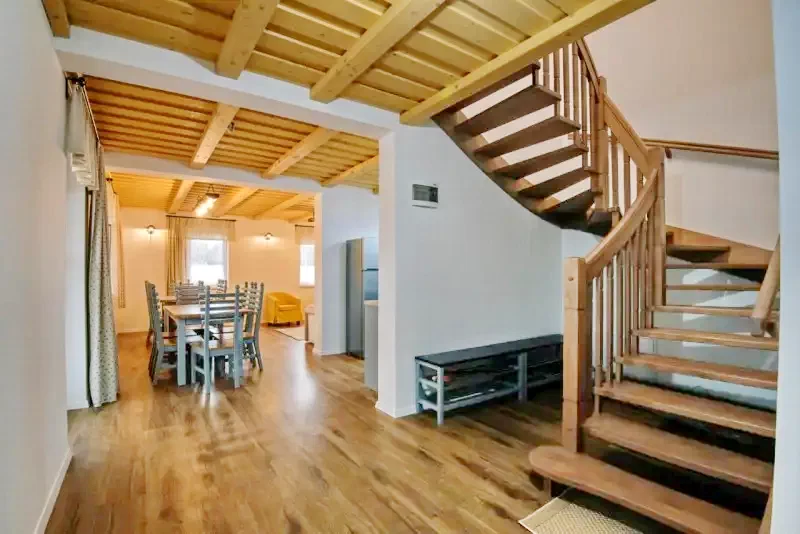 Ivó Szállás | Üdülőfalu (K1398-1) A kép szerzői jogvédelem alatt állhat. Javasolt a kapcsolatfelvétel a jog tulajdonossal.