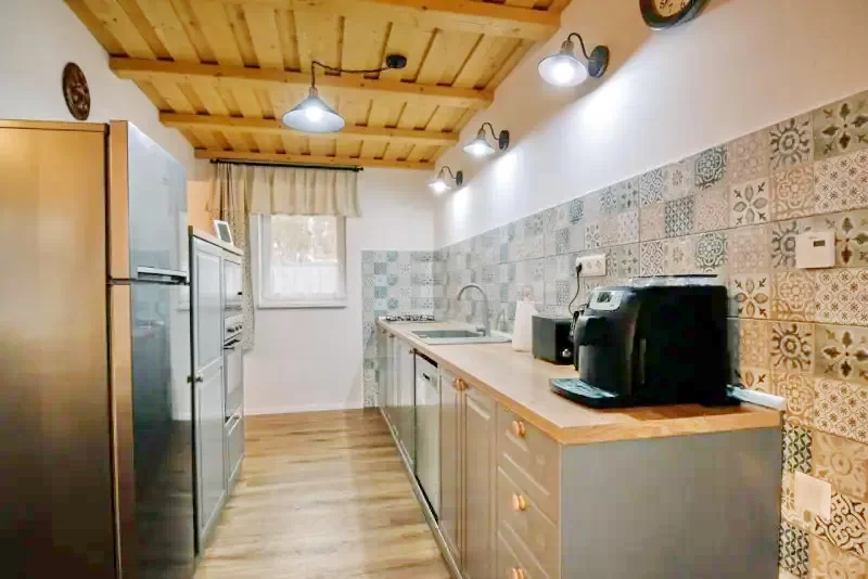 Ivó Szállás | Üdülőfalu (K1398-3) A kép szerzői jogvédelem alatt állhat. Javasolt a kapcsolatfelvétel a jog tulajdonossal.