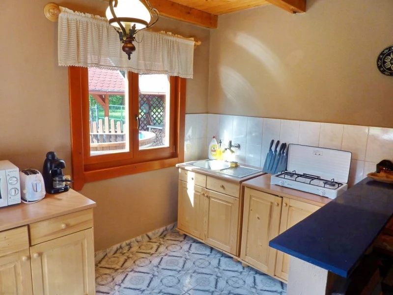 Barajul Zetea Cazare | Cabană (K0199-3) Imaginea poate fi supusă drepturilor de autor. Se recomandă contactarea titularului drepturilor.