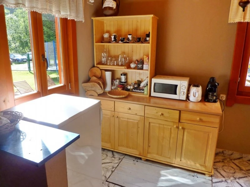 Barajul Zetea Cazare | Cabană (K0199-11) Imaginea poate fi supusă drepturilor de autor. Se recomandă contactarea titularului drepturilor.