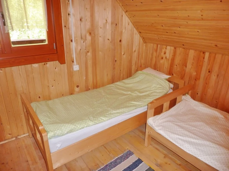 Barajul Zetea Cazare | Cabană (K0199-14) Imaginea poate fi supusă drepturilor de autor. Se recomandă contactarea titularului drepturilor.