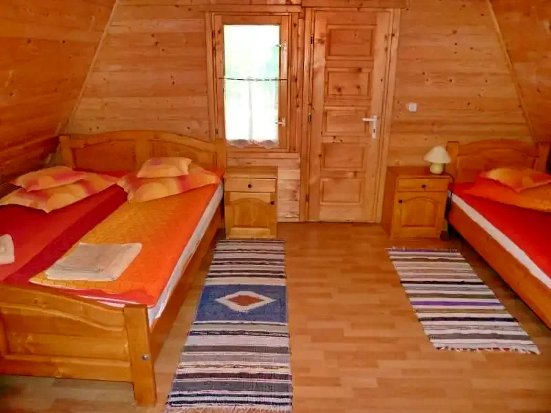 Barajul Zetea Cazare | Cabană (K0389-7) Imaginea poate fi supusă drepturilor de autor. Se recomandă contactarea titularului drepturilor. Barajul Zetea Cazare | Cabană (K0389-7) Imaginea poate fi supusă drepturilor de autor. Se recomandă contactarea titularului drepturilor.