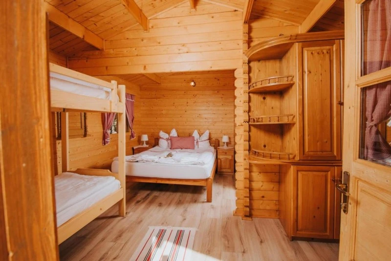 Barajul Zetea Cazare | Cabană (K0619-15) Imaginea poate fi supusă drepturilor de autor. Se recomandă contactarea titularului drepturilor.