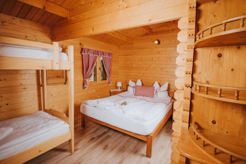 Barajul Zetea Cazare | Cabană (K0619-20) Imaginea poate fi supusă drepturilor de autor. Se recomandă contactarea titularului drepturilor.