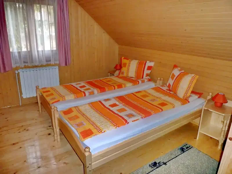 Barajul Zetea Cazare | Sat de vacanță (K0743-7) Imaginea poate fi supusă drepturilor de autor. Se recomandă contactarea titularului drepturilor.