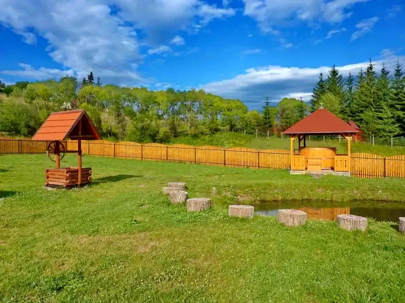 Barajul Zetea Cazare | Sat de vacanță (K0743-11) Imaginea poate fi supusă drepturilor de autor. Se recomandă contactarea titularului drepturilor.