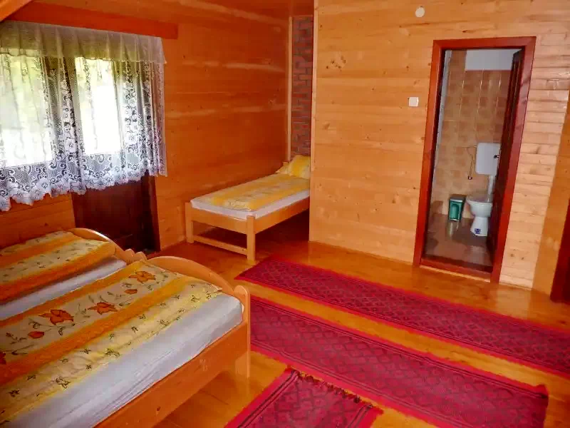 Barajul Zetea Cazare | Cabană (K0786-5) Imaginea poate fi supusă drepturilor de autor. Se recomandă contactarea titularului drepturilor.