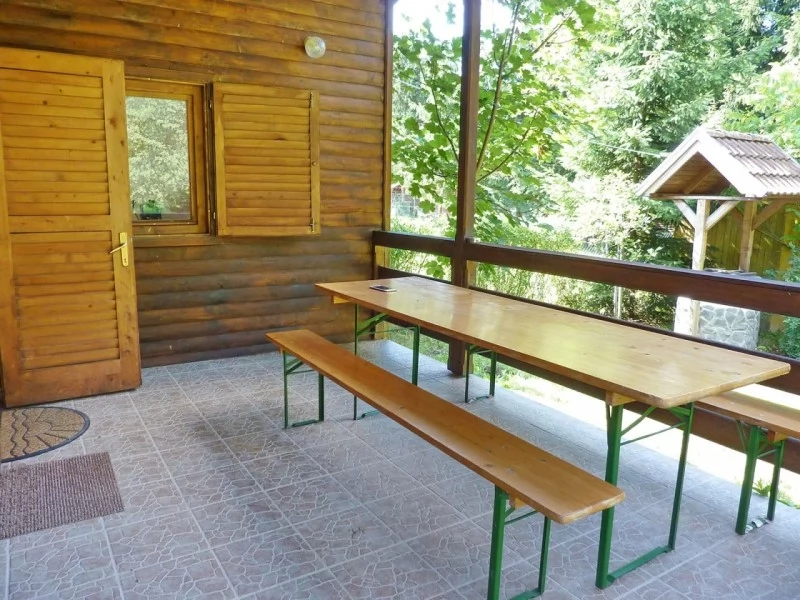 Barajul Zetea Cazare | Cabană (K0907-11) Imaginea poate fi supusă drepturilor de autor. Se recomandă contactarea titularului drepturilor.