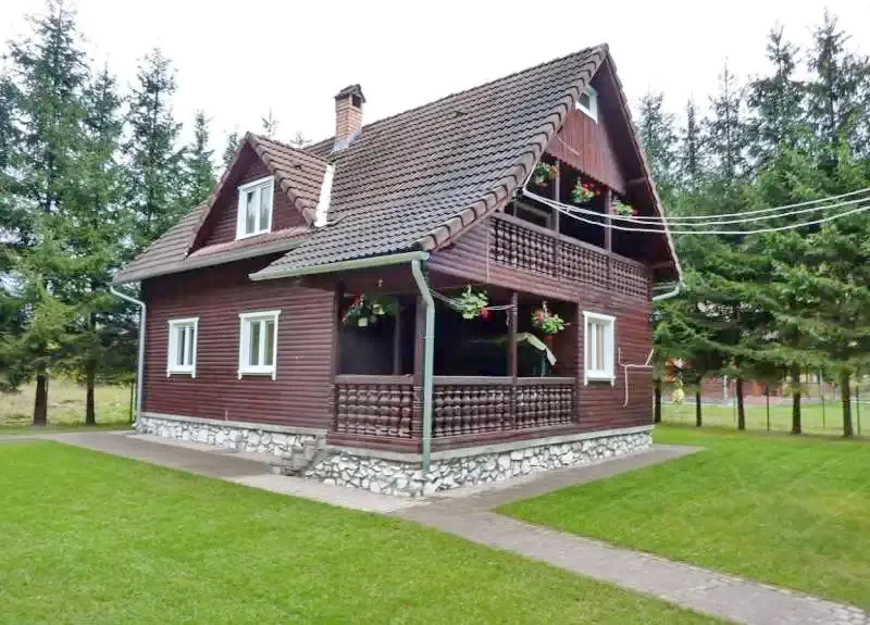 Barajul Zetea Cazare | Sat de vacanță (K1166-1) Imaginea poate fi supusă drepturilor de autor. Se recomandă contactarea titularului drepturilor.