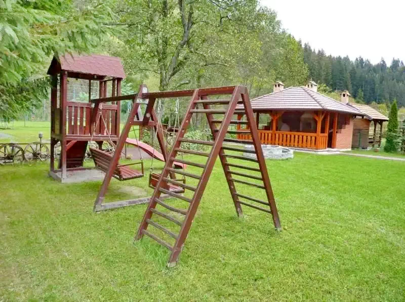 Barajul Zetea Cazare | Sat de vacanță (K1166-13) Imaginea poate fi supusă drepturilor de autor. Se recomandă contactarea titularului drepturilor.