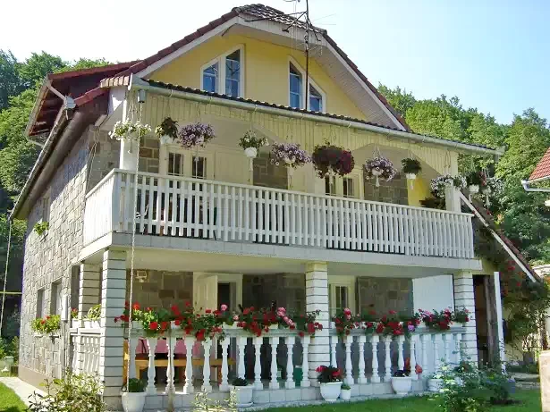 Sovata Cazare | Vila (K0315-50) Imaginea poate fi supusă drepturilor de autor. Se recomandă contactarea titularului drepturilor. Sovata Cazare | Vila (K0315-50) Imaginea poate fi supusă drepturilor de autor. Se recomandă contactarea titularului drepturilor.