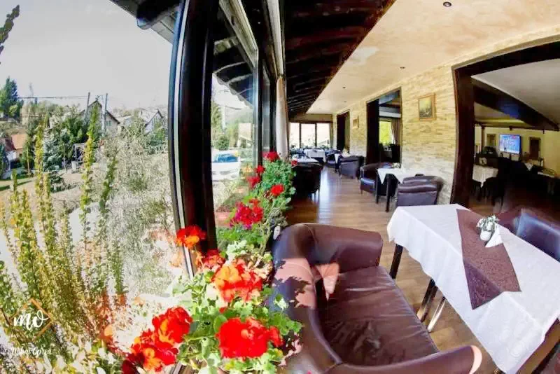 Bran Cazare | Motel (K1361-21) Imaginea poate fi supusă drepturilor de autor. Se recomandă contactarea titularului drepturilor.