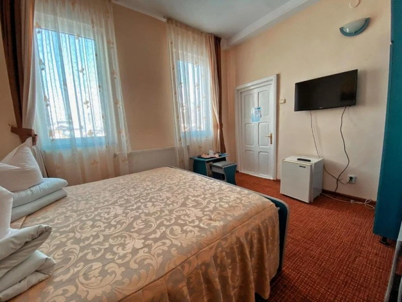 Piatra Neamț Cazare | Hotel*** (K1574-24) Imaginea poate fi supusă drepturilor de autor. Se recomandă contactarea titularului drepturilor.