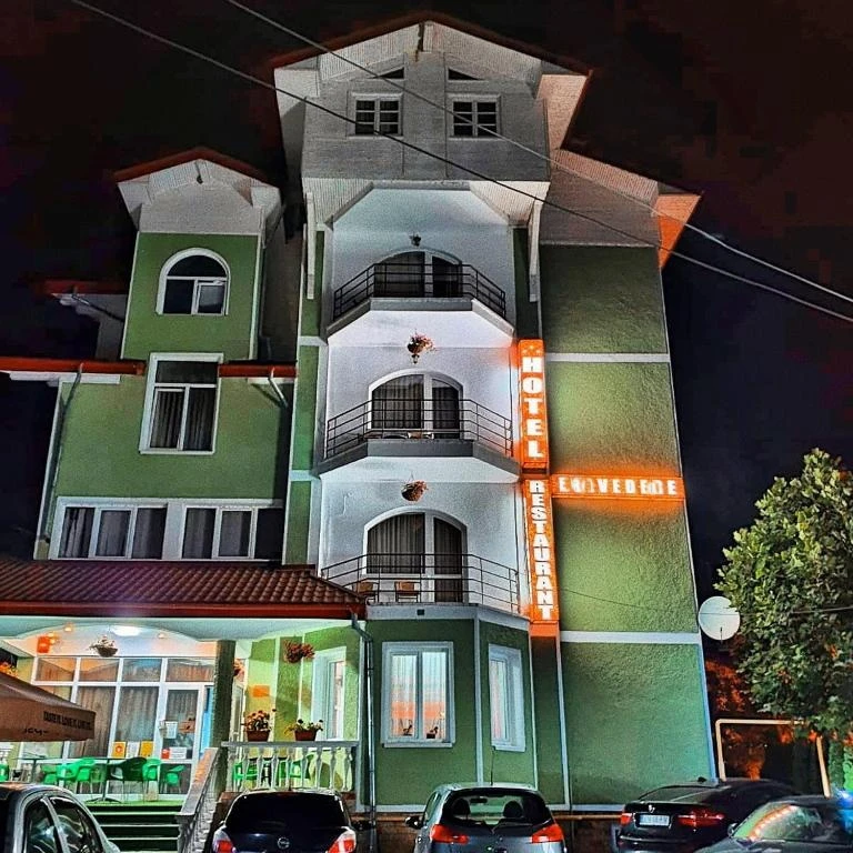 Piatra Neamț Cazare | Hotel*** (K1574-33) Imaginea poate fi supusă drepturilor de autor. Se recomandă contactarea titularului drepturilor.