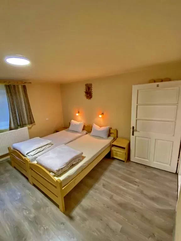 Lupeni Cazare | Motel (K0359-17) Imaginea poate fi supusă drepturilor de autor. Se recomandă contactarea titularului drepturilor.