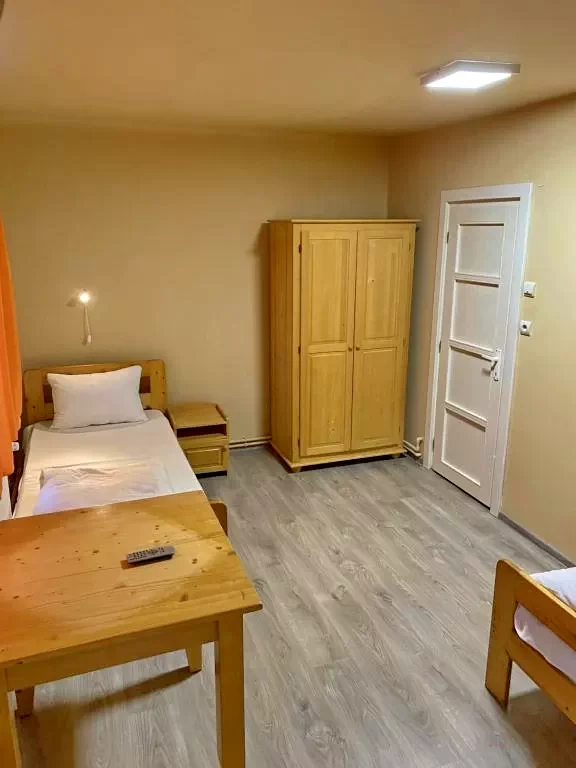 Farkaslaka Szállás | Motel (K0359-23) A kép szerzői jogvédelem alatt állhat. Javasolt a kapcsolatfelvétel a jog tulajdonossal.