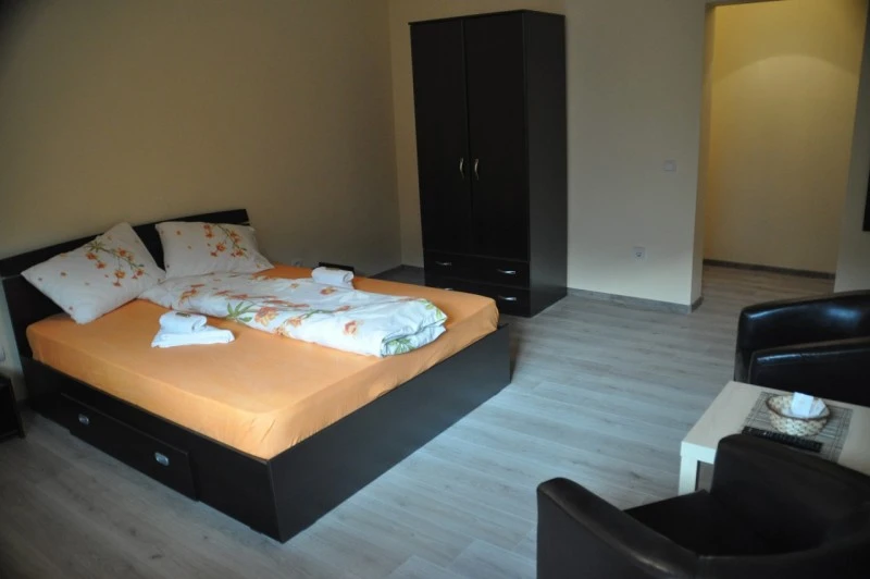 Orșova Cazare | Pensiune (K1558-9) Imaginea poate fi supusă drepturilor de autor. Se recomandă contactarea titularului drepturilor. Orșova Cazare | Pensiune (K1558-9) Imaginea poate fi supusă drepturilor de autor. Se recomandă contactarea titularului drepturilor.