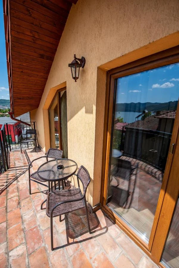 Orșova Cazare | Motel (K1558-10) Imaginea poate fi supusă drepturilor de autor. Se recomandă contactarea titularului drepturilor.