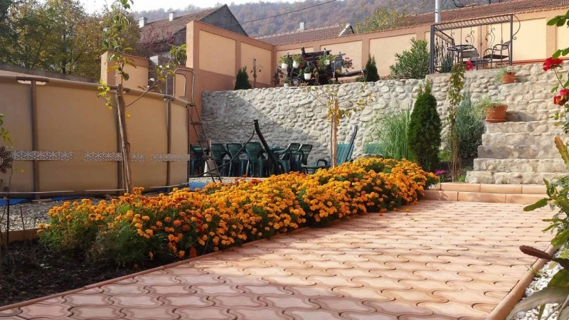 Orșova Cazare | Pensiune (K1558-36) Imaginea poate fi supusă drepturilor de autor. Se recomandă contactarea titularului drepturilor. Orșova Cazare | Pensiune (K1558-36) Imaginea poate fi supusă drepturilor de autor. Se recomandă contactarea titularului drepturilor.