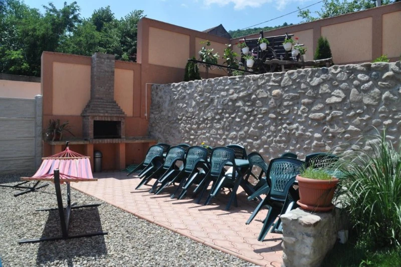 Orșova Cazare | Pensiune (K1558-39) Imaginea poate fi supusă drepturilor de autor. Se recomandă contactarea titularului drepturilor. Orșova Cazare | Pensiune (K1558-39) Imaginea poate fi supusă drepturilor de autor. Se recomandă contactarea titularului drepturilor.