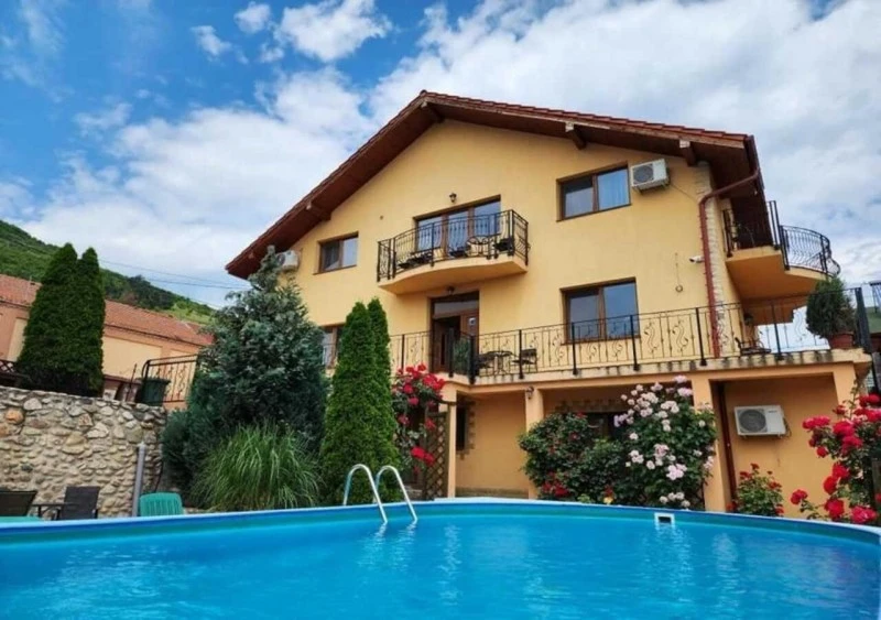 Orșova Cazare | Motel (K1558-53) Imaginea poate fi supusă drepturilor de autor. Se recomandă contactarea titularului drepturilor.