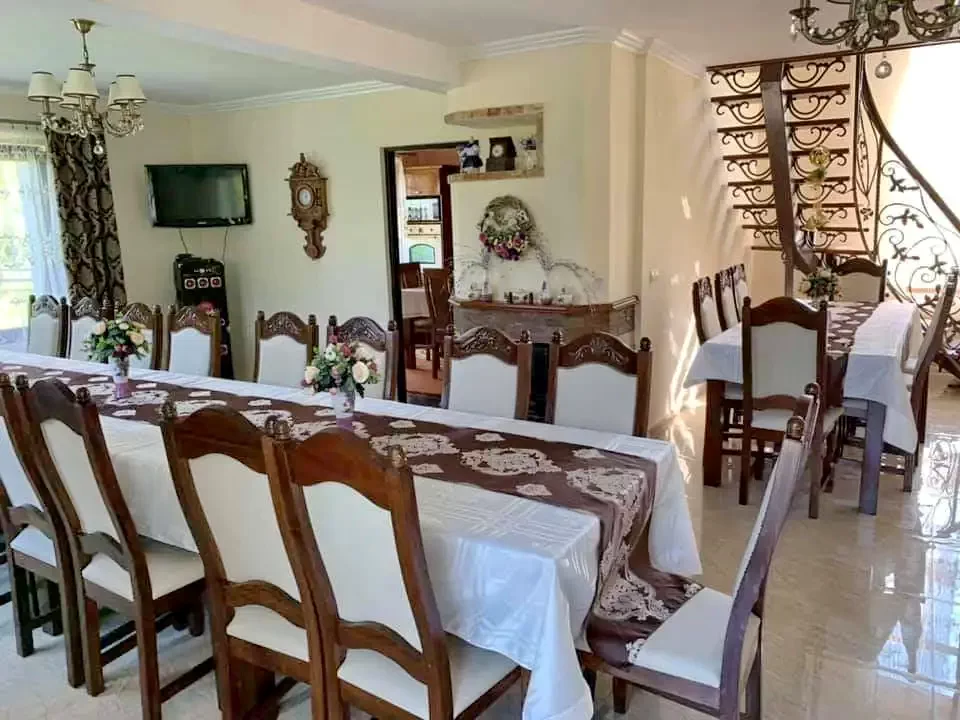 Rodna Cazare | Motel (K1256-4) Imaginea poate fi supusă drepturilor de autor. Se recomandă contactarea titularului drepturilor.