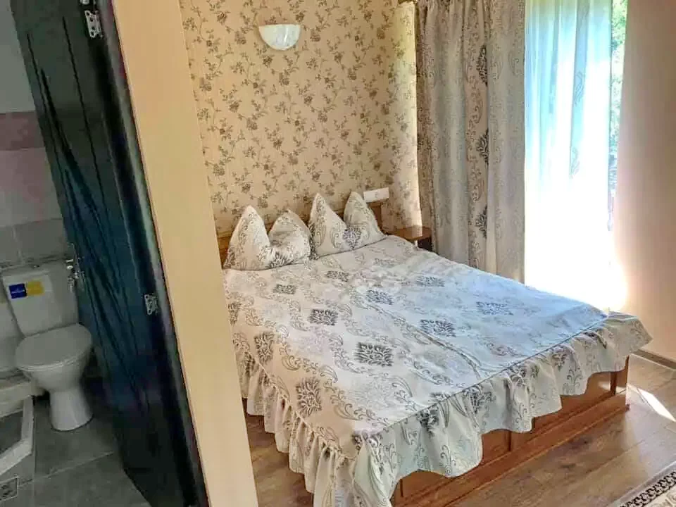 Rodna Cazare | Motel (K1256-16) Imaginea poate fi supusă drepturilor de autor. Se recomandă contactarea titularului drepturilor.