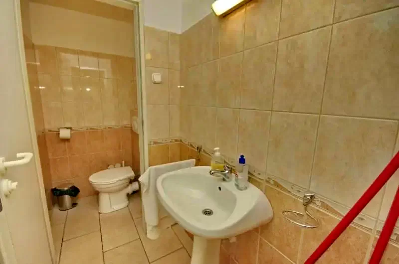 Gyula Szállás | Üdülőfalu (K0009-1) A kép szerzői jogvédelem alatt állhat. Javasolt a kapcsolatfelvétel a jog tulajdonossal.