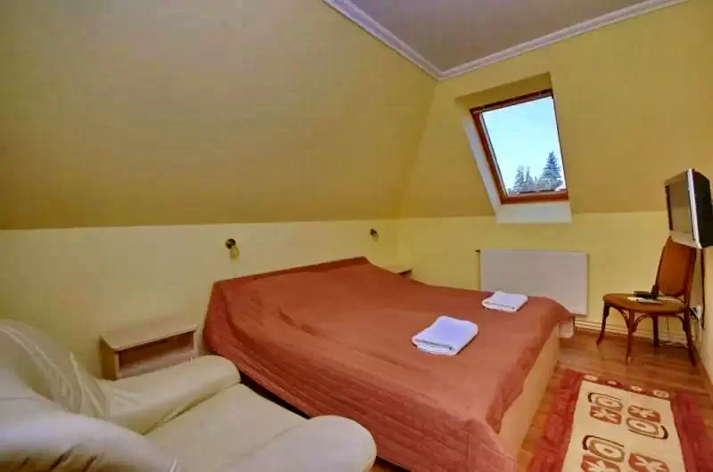 Gyula Szállás | Kulcsosház (K0009-16) A kép szerzői jogvédelem alatt állhat. Javasolt a kapcsolatfelvétel a jog tulajdonossal. Gyula Szállás | Kulcsosház (K0009-16) A kép szerzői jogvédelem alatt állhat. Javasolt a kapcsolatfelvétel a jog tulajdonossal.