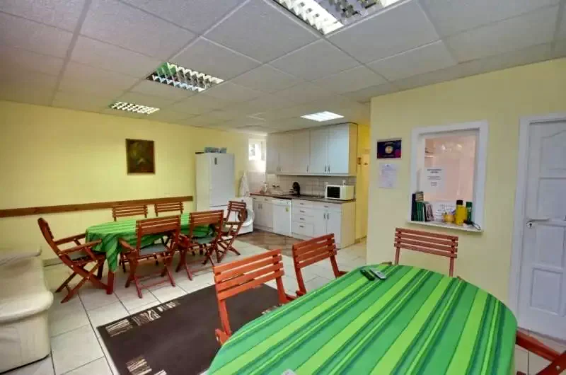 Gyula Szállás | Kulcsosház (K0009-48) A kép szerzői jogvédelem alatt állhat. Javasolt a kapcsolatfelvétel a jog tulajdonossal. Gyula Szállás | Kulcsosház (K0009-48) A kép szerzői jogvédelem alatt állhat. Javasolt a kapcsolatfelvétel a jog tulajdonossal.