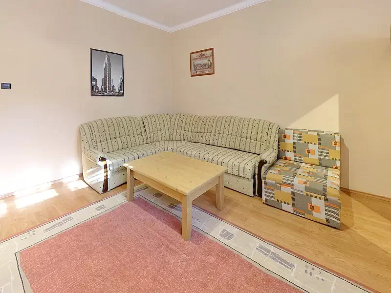 Jula Cazare | Hotel**** (K0085-6) Imaginea poate fi supusă drepturilor de autor. Se recomandă contactarea titularului drepturilor.