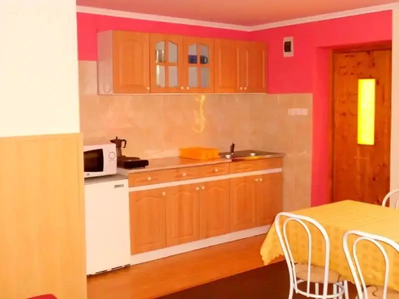 Jula Cazare | Hotel**** (K0085-18) Imaginea poate fi supusă drepturilor de autor. Se recomandă contactarea titularului drepturilor.