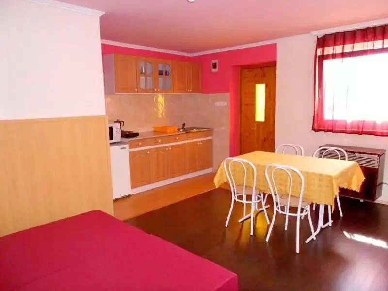 Jula Cazare | Hotel**** (K0085-20) Imaginea poate fi supusă drepturilor de autor. Se recomandă contactarea titularului drepturilor.