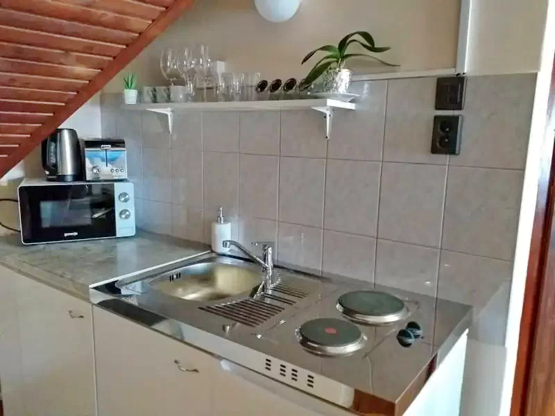 Jula Cazare | Cabană (K0086-9) Imaginea poate fi supusă drepturilor de autor. Se recomandă contactarea titularului drepturilor. Jula Cazare | Cabană (K0086-9) Imaginea poate fi supusă drepturilor de autor. Se recomandă contactarea titularului drepturilor.