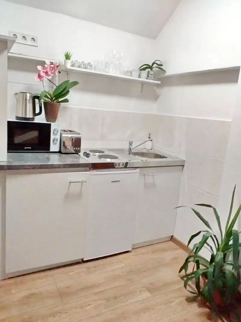 Gyula Szállás | Üdülőfalu (K0086-18) A kép szerzői jogvédelem alatt állhat. Javasolt a kapcsolatfelvétel a jog tulajdonossal.